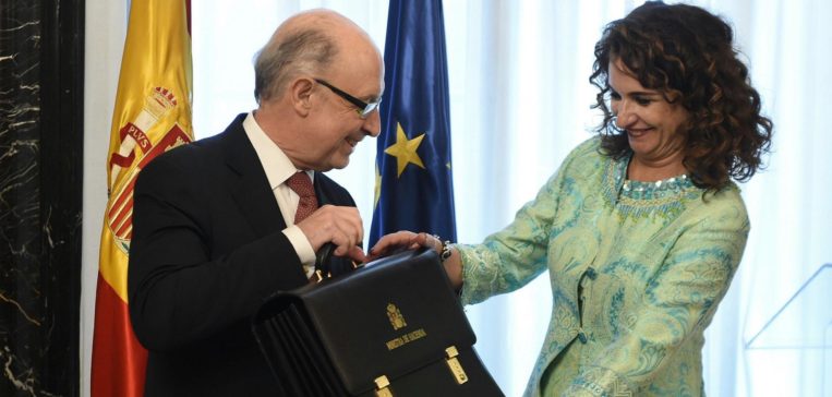 El Gobierno aflora 6.000 millones por un déficit inflado que atribuye a Montoro