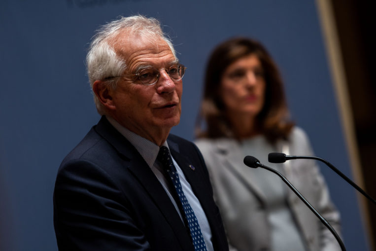 Borrell recoloca a altos cargos de Margallo tras cesarles en embajadas de primer nivel