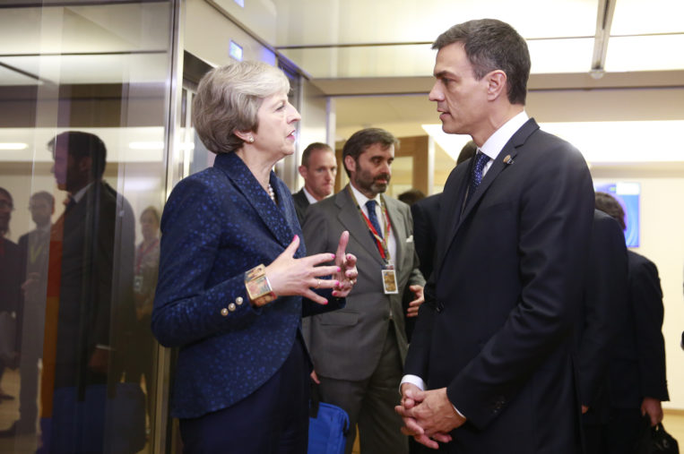 El Gobierno alerta al Ibex 35 ante un Brexit duro y ultima una web sobre sus consecuencias 1 Moncloa Sánchez May Gibraltar