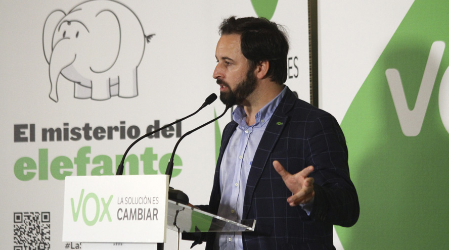 Vox se lanza al cuello de Feijóo por "nacionalista" y "progre" 1 Moncloa Feijóo
