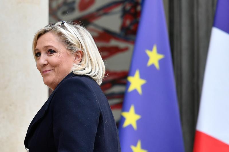 Le Pen felicita a Vox