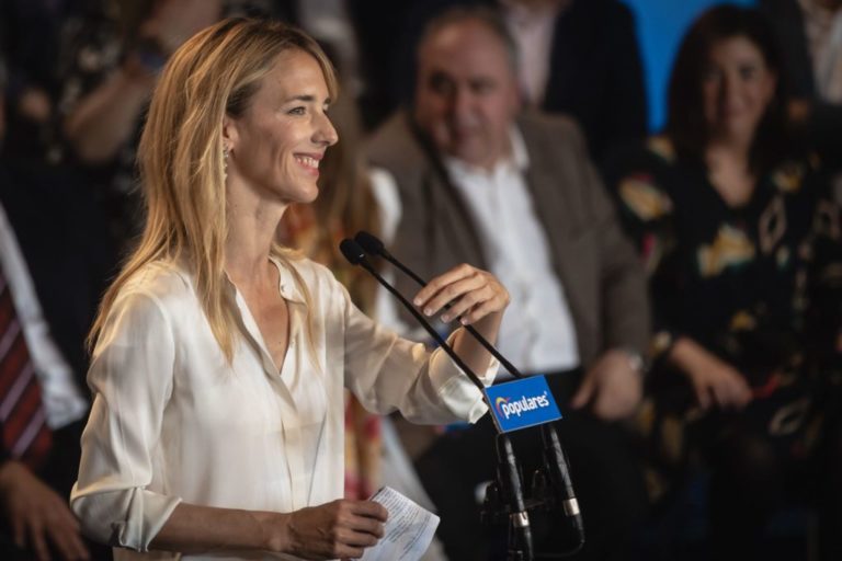 Álvarez de Toledo intentará frenar el previsible ‘sorpasso’ de Vox al PP en Barcelona
