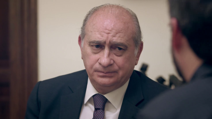 Fernández Díaz, procesado por espiar al extesorero del PP, Luis Bárcenas