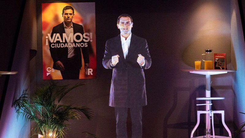 Hologramas, escraches y cofradías en el comienzo de la ‘campaña santa’ 1 Moncloa campaña