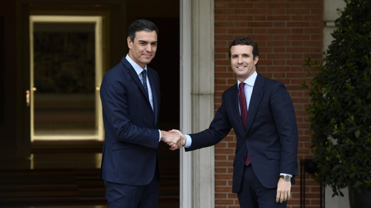 Casado sólo le pide a Sánchez que gobierne con partidos regionalistas