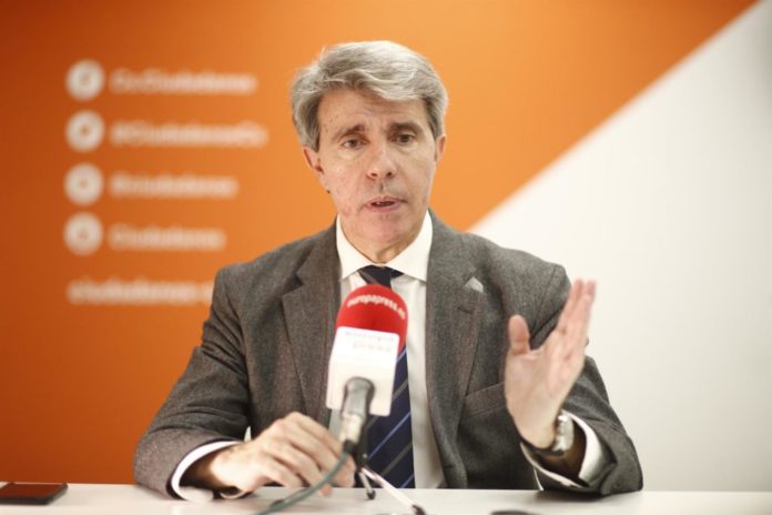 Garrido acusa a Casado