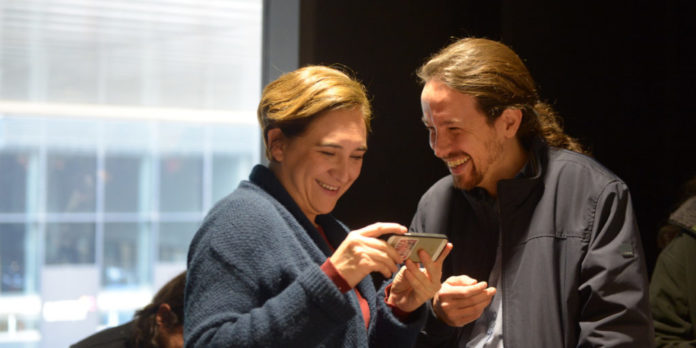 Ada Colau junto a Pablo Iglesias. Foto: Flickr Podemos.