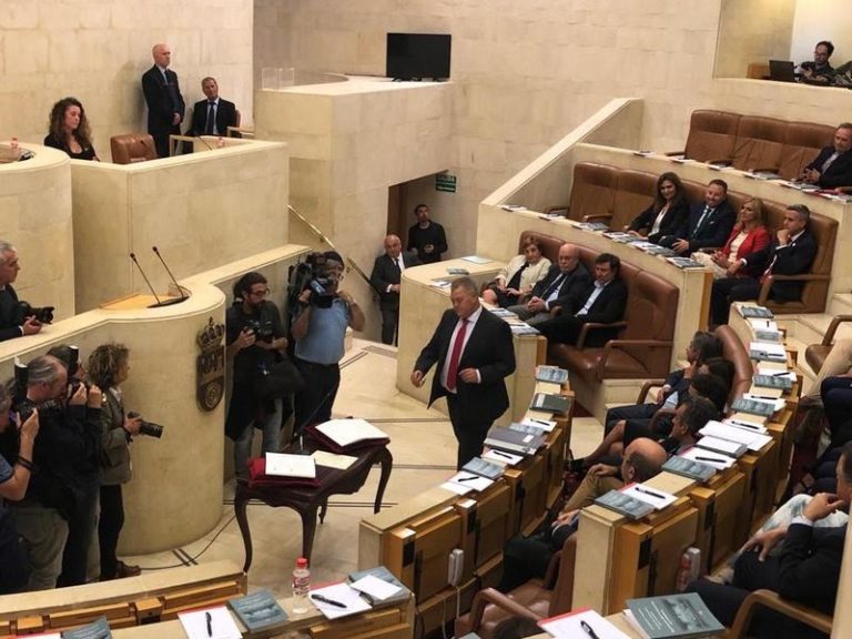 Joaquín Gómez (PSOE) presidirá el Parlamento de Cantabria