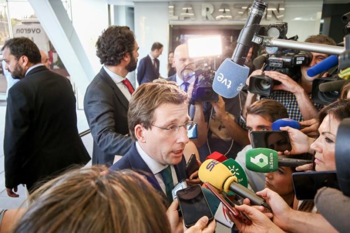 Almeida cumplirá con Vox