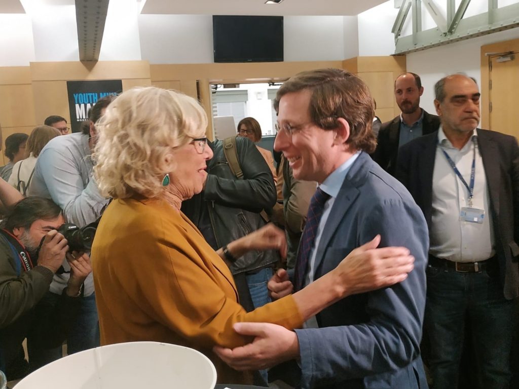 Almeida y Carmena renuncias