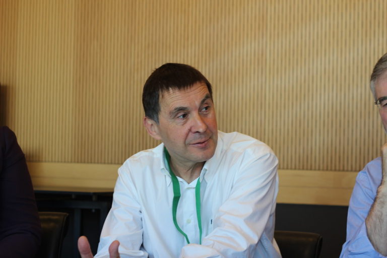 La Fundación Víctimas del Terrorismo acusa a RTVE de «intentar blanquear» a Otegi