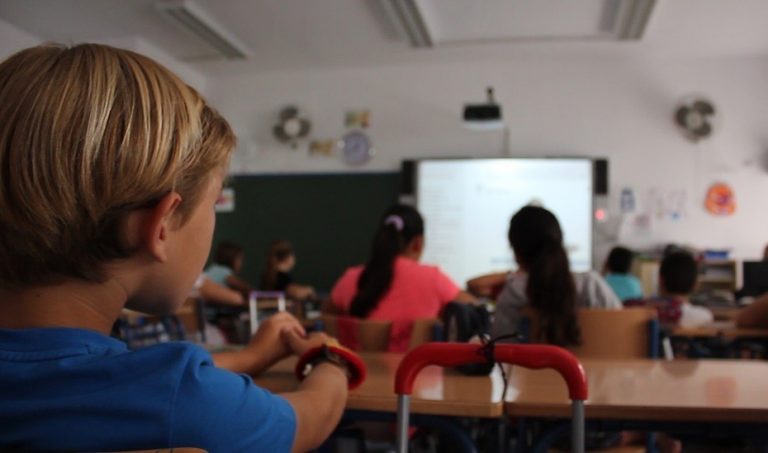 El Gobierno prevé abrir los colegios y universidades en «mayo o junio»