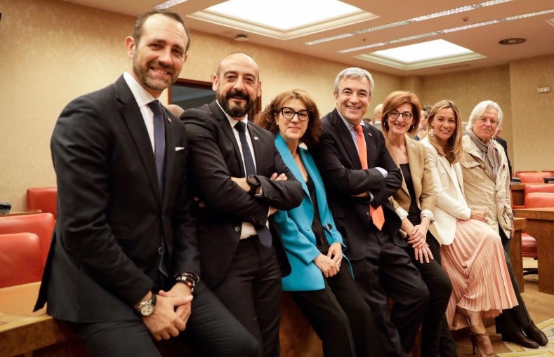 PP, Cs y Vox celebran la decisión provisional de la Justicia europea sobre Puigdemont 14 Moncloa Cañas Ciudadanos Puigdemont
