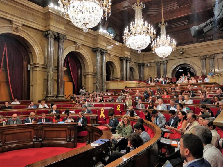 El Govern acusa a Borrell de espionaje a las embajadas catalanas