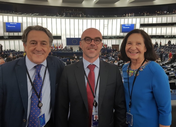 PP, Cs y Vox celebran la decisión provisional de la Justicia europea sobre Puigdemont 5 Moncloa Tertsch Puigdemont