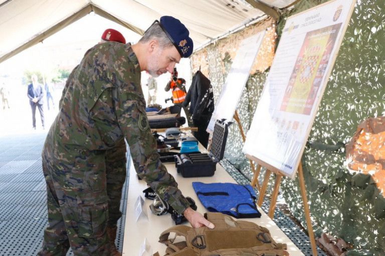 Las otras visitas del rey a instalaciones militares sin los incidentes de Talarn