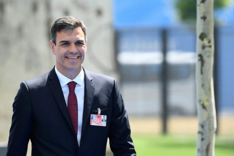 Pedro Sánchez busca el apoyo de los empresarios para su nueva investidura
