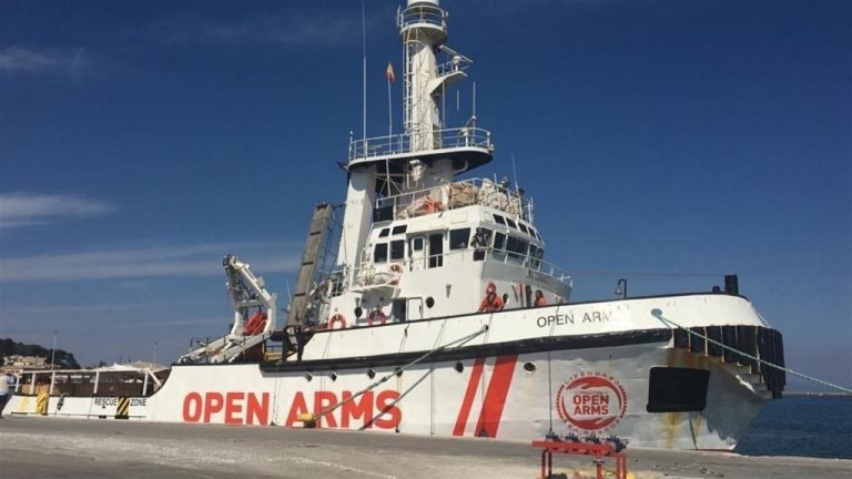 El Gobierno ofrece el puerto español más cercano al Open Arms, tras considerar «inviable» Algeciras