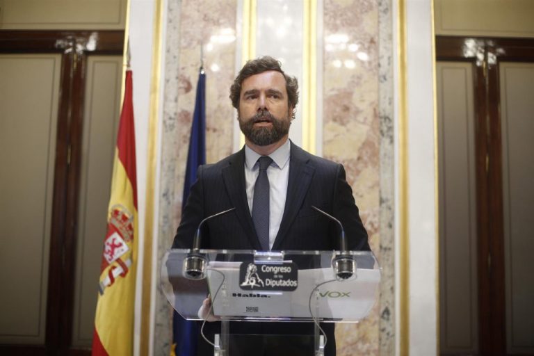 Vox prefiere un gobierno del «tricentrito» y pasa de ‘España Suma’