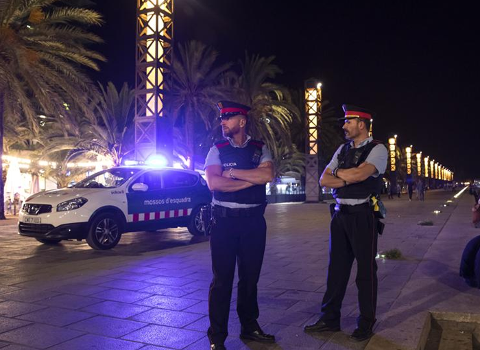 Policías nacionales cargan contra el PSOE por los privilegios a Cataluña y País Vasco