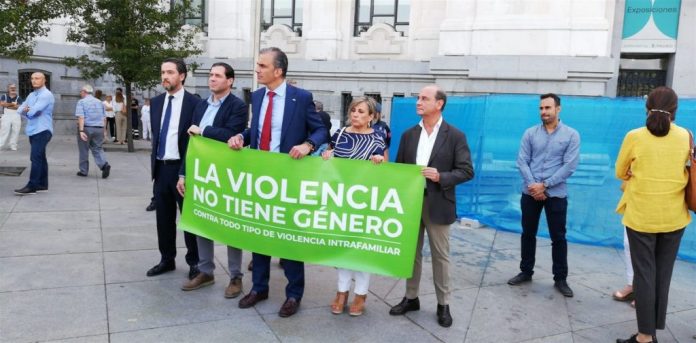 Almeida se encara con Ortega Smith