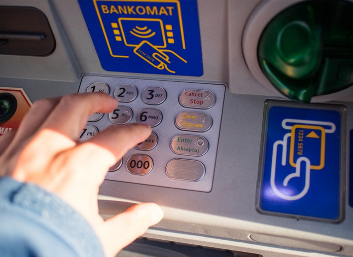 La Policía Nacional arresta a cuatro individuos por su implicación en más de 12 asaltos a entidades bancarias