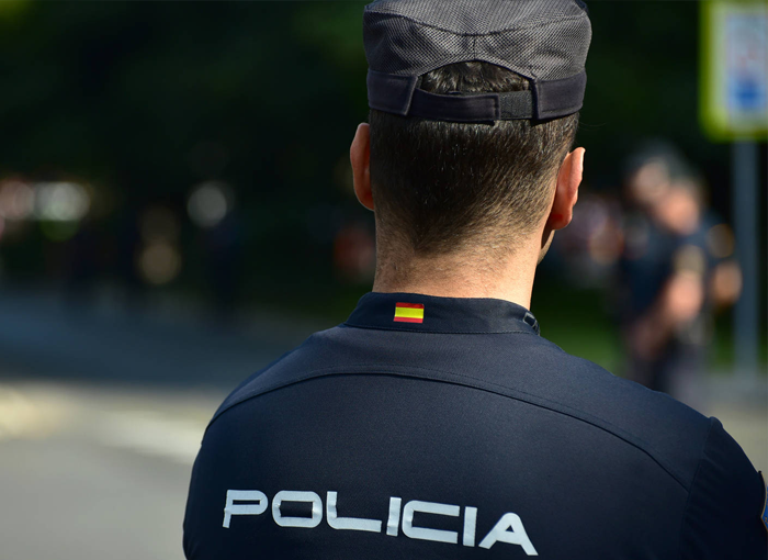 Detenido un fotógrafo en Gran Canaria por crear contenido pornográfico infantil 1 Moncloa Detenido en Gran Canaria un fotógrafo que habría hecho fotos a 43 menores para crear contenido pornográfico