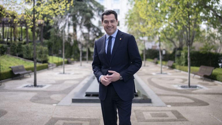 Vuelven las acusaciones de enchufismo a los políticos
