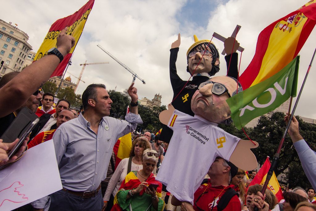 'Revuelta' amplifica las protestas de Abascal ante las sedes socialistas 1 Moncloa Ortega Smith parece estar vinculado con asociaciones de jóvenes universitarios
