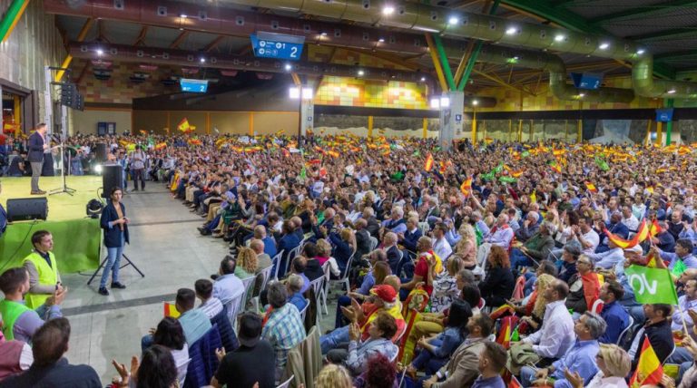 Abascal alardea de asustar a Sánchez con sus multitudinarios mítines