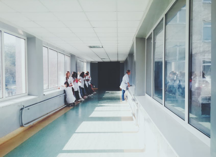 Bebé de 9 meses fallece en Madrid por una sobredosis de medicamento