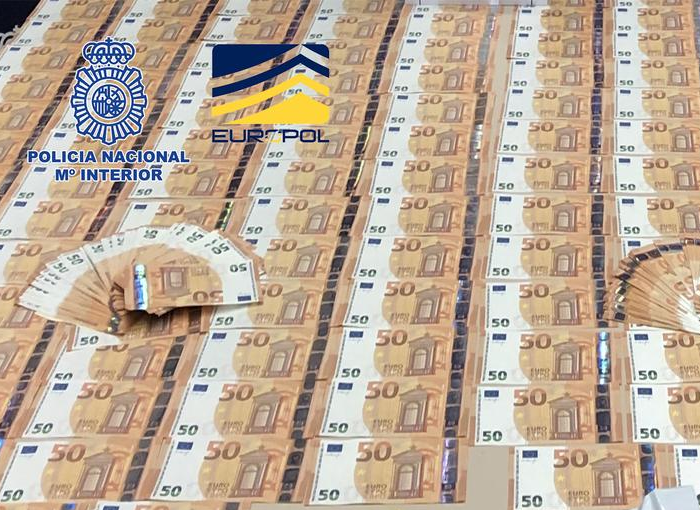 Desmantelada en Madrid una organización que distribuía billetes falsos en España 1 Moncloa La Policía Nacional desmantela en Madrid una organización que distribuía billetes falsos de 50 euros