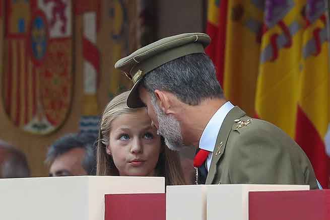 La Familia Real, en la Fiesta del doce de octubre en los últimos años 2 Moncloa complicidad Moncloa