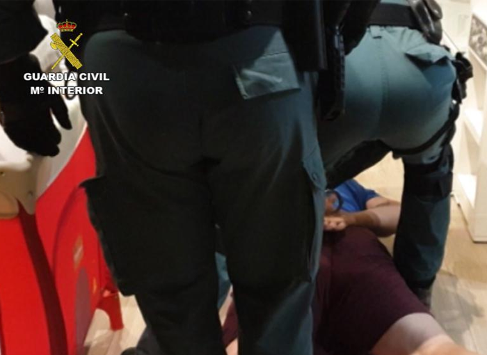 Guardia Civil desmantela una organización internacional de tráfico de hachís 1 Moncloa Una organización internacional de tráfico de hachís es desmantelada por parte de la Guardia Civil