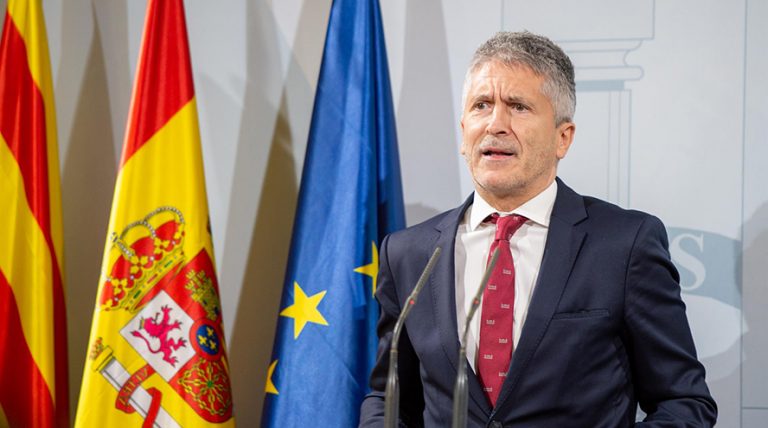 Marlaska condecorará a los agentes heridos en los altercados en Cataluña
