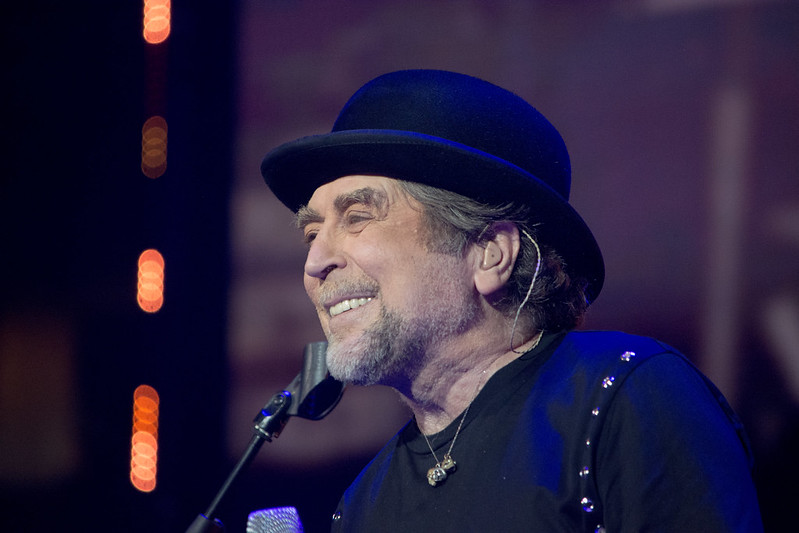 Vox se enzarza por Twitter con Rosalía, la última artista en posicionarse políticamente 5 Moncloa Joaquín Sabina