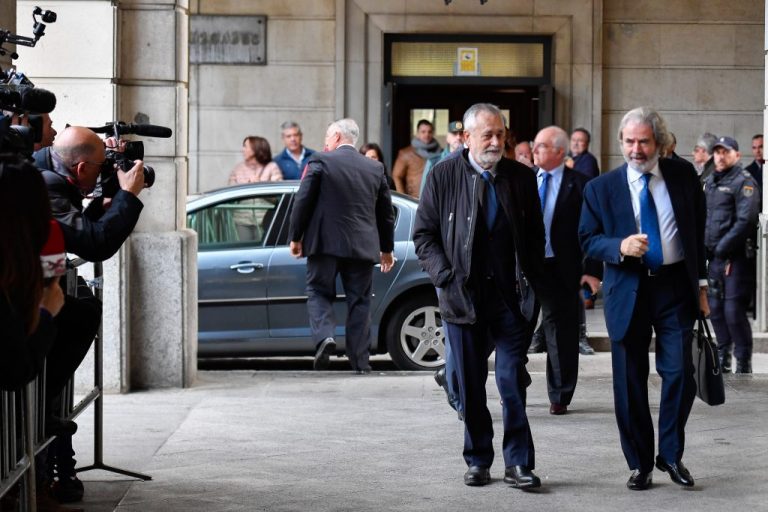 El PSOE entona el ‘y tu más’ hacia el PP para contrarrestar la sentencia de los ERE