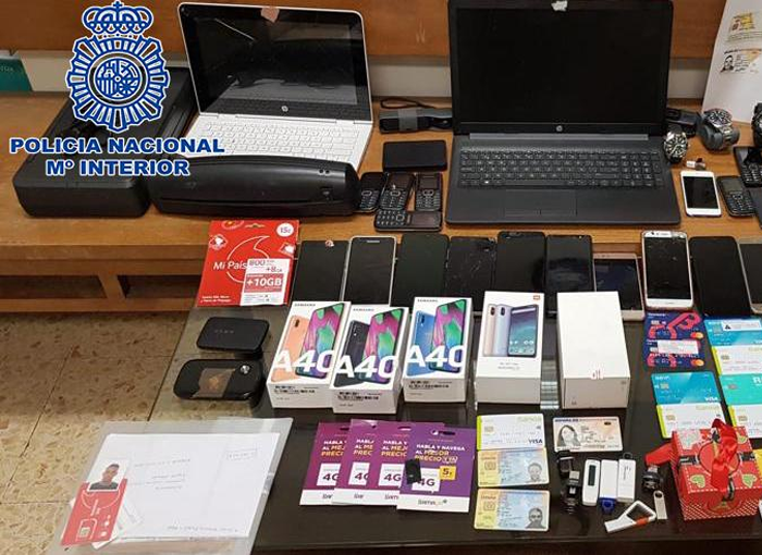 La Policía Nacional desmantela un grupo criminal dedicado a obtener microcréditos de forma fraudulenta a través de internet