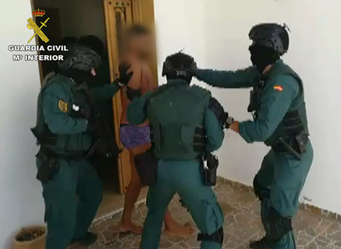 La Guardia Civil ha desarticulado en Málaga una organización dedicada al tráfico de hachís entre España y Francia