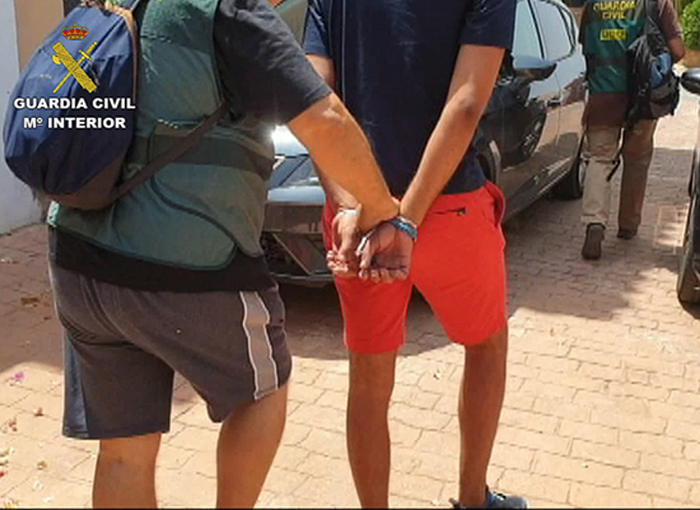 La Guardia Civil detiene a 7 personas en una operación contra el narcotráfico entre España y Francia