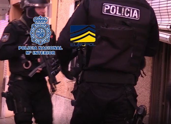 Detenidos los 16 miembros de un grupo de proxenetas en Alzira (Valencia)