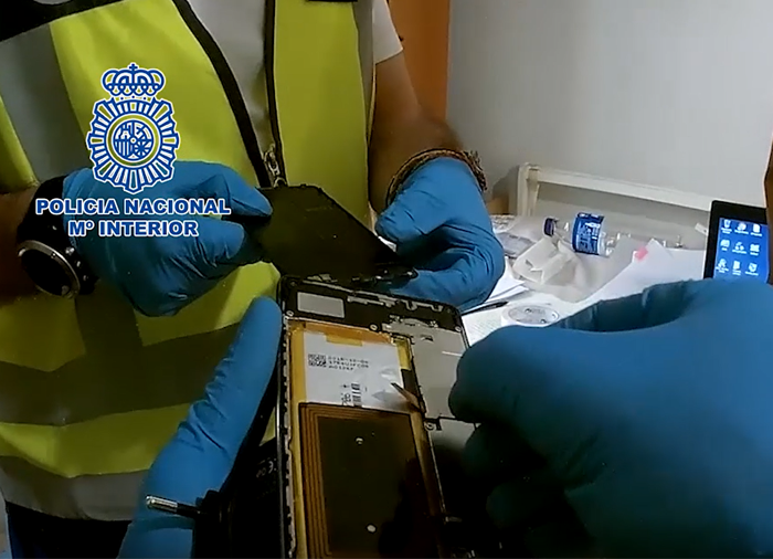 Detenidos ocho pedófilos por acoso sexual a una niña de 13 años 1 Moncloa Detenidos ocho pedófilos por acosar sexualmente a una menor de 13 años