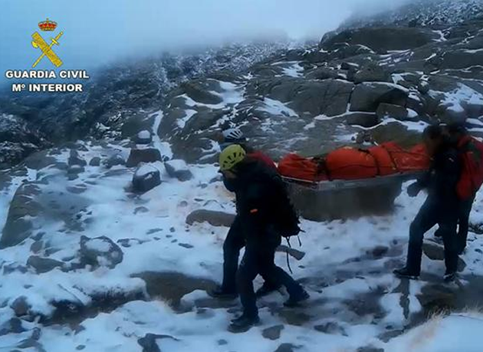 Evacuado el cuerpo sin vida de un senderista en Gredos por parte de la Guardia Civil