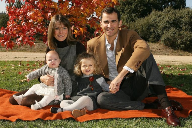 Las felicitaciones navideñas de los Reyes desde el nacimiento de Leonor 3 Moncloa Reyes