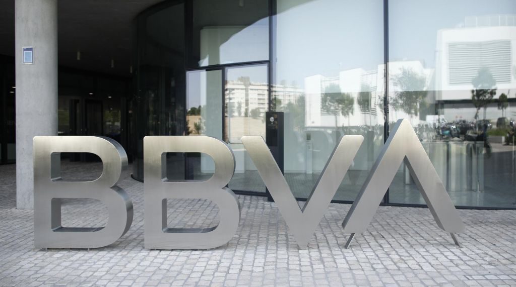Carlos Torres (BBVA) encara días decisivos con el mensaje del 'ahorro' en la operación Sabadell 1 Merca2.es BBVA