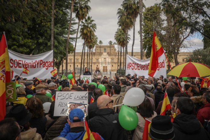 Vox contra PSOE ERE