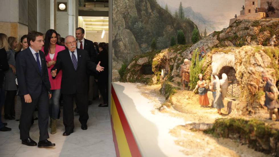 La política contamina la Navidad: del Baltasar blanco de Vox al Belén de Colau 4 Moncloa VOX Navidad