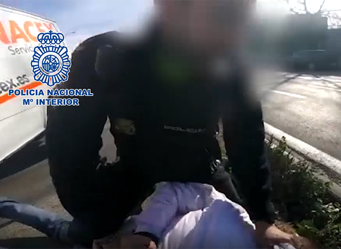 La Policía Nacional detiene a un hombre que se dio a la fuga tras robar una furgoneta de reparto en Madrid