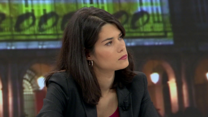 Isa Serra condenada a 19 meses de cárcel por agredir a la Policía
