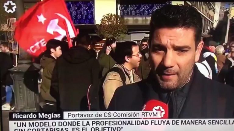 Aguado se manifiesta contra sí mismo en una protesta sindical de Telemadrid